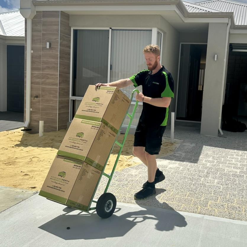 Boxes 24 Moving Boxes Large Moving Box - Regular - 431 x 411 x 589mm (Pack of 10)